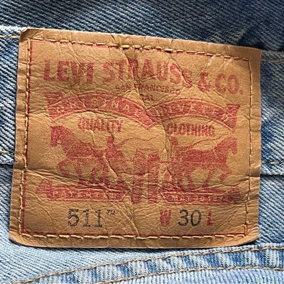 Levi’s 511 Men’s Slim Cut Off Denim Shorts Size 30 Distressed Light Wash Cotton - Picture 10 of 11